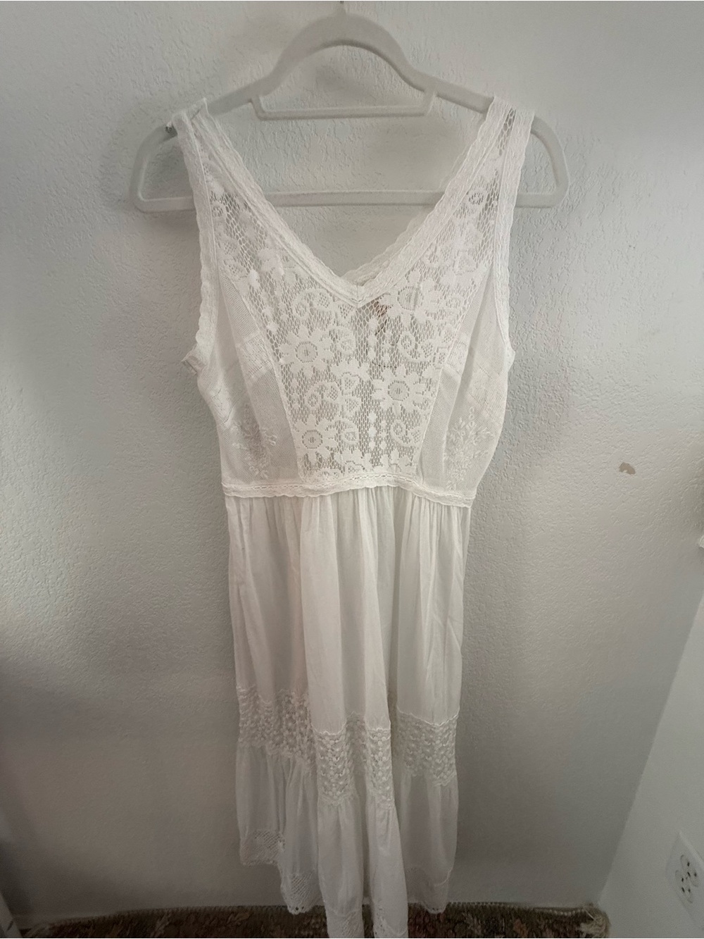 Sundance White Lace V-Neck Maxi Dress